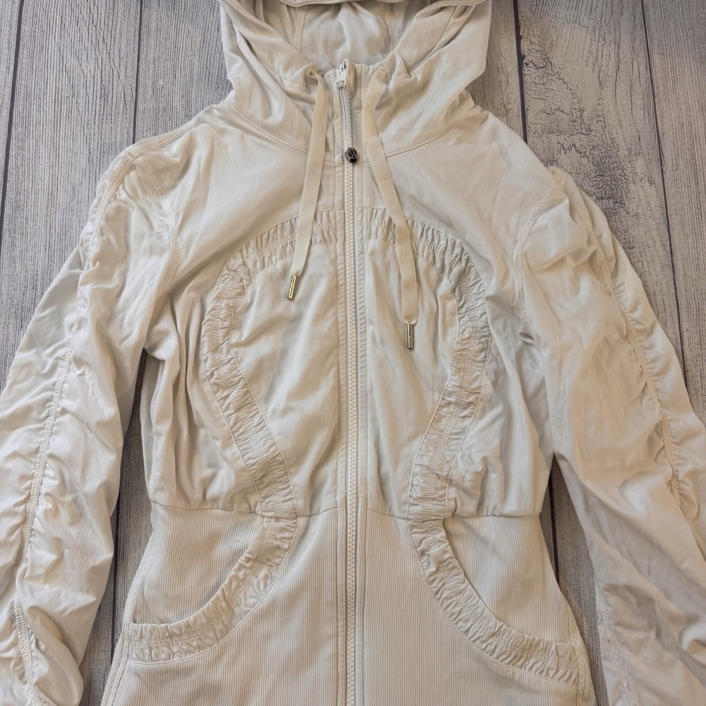 Lululemon Women's Size 6 White Full Zip Hooded Jacket Ruched Thumbholes Workout - Picture 4 of 15